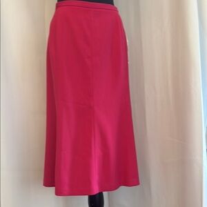 Koret Elegant Fushia Pink Women's Skirt with stretch. Size 12. NWT